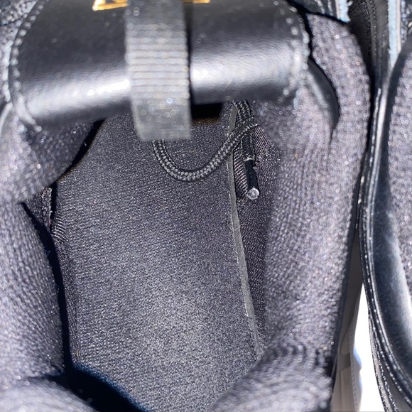 FILA | DISRUPTOR 2 Leather Athletic Sneaker- Size 7 - EUC - Picture 10 of 11